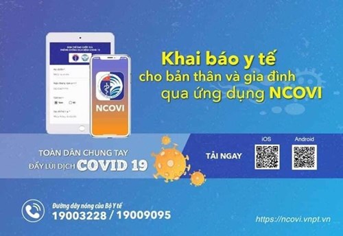 Cán bộ, giáo viên, nhân viên trường Mầm non Quang Trung thực hiện khai báo y tế theo quy định
